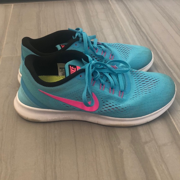 Nike Women’s Sneakers - Picture 3 of 12
